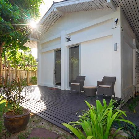 Ban Mok Talay Beachfront Villa Bang Rak Beach  Exterior photo